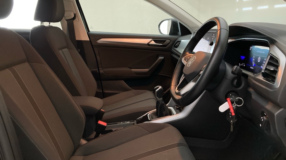 Volkswagen T-Roc 1.5 TSI Life 5dr Petrol Hatchback - Image 15