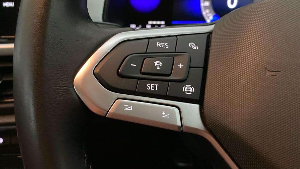 Volkswagen T-Roc 1.5 TSI Life 5dr Petrol Hatchback - Image 17