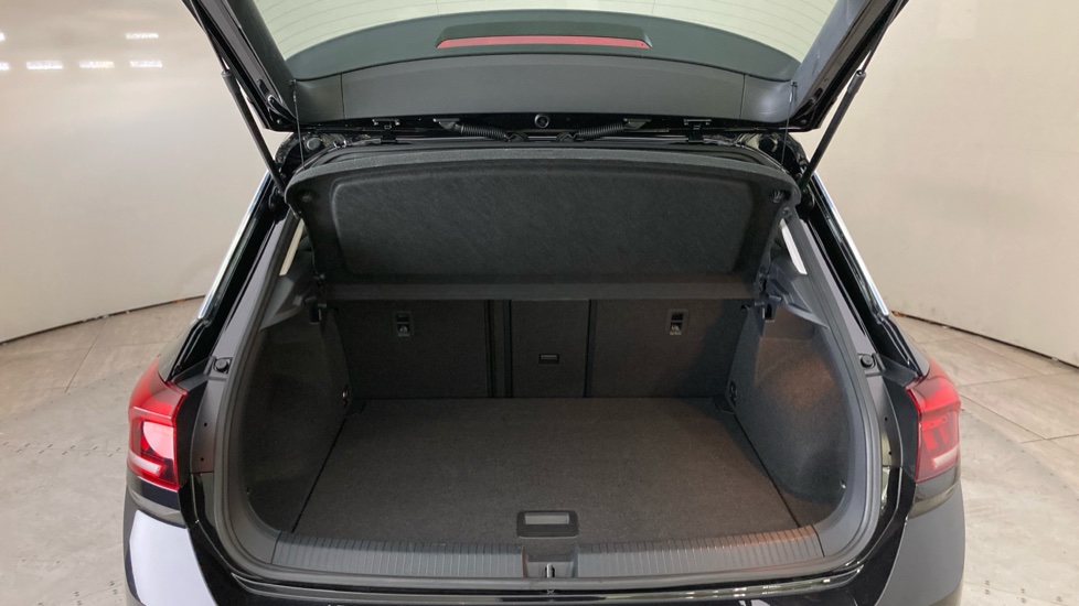 Volkswagen T-Roc 1.5 TSI Life 5dr Petrol Hatchback - Image 20