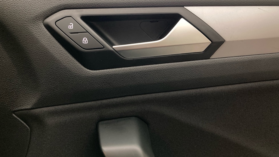 Volkswagen T-Roc 1.5 TSI Life 5dr Petrol Hatchback - Image 30