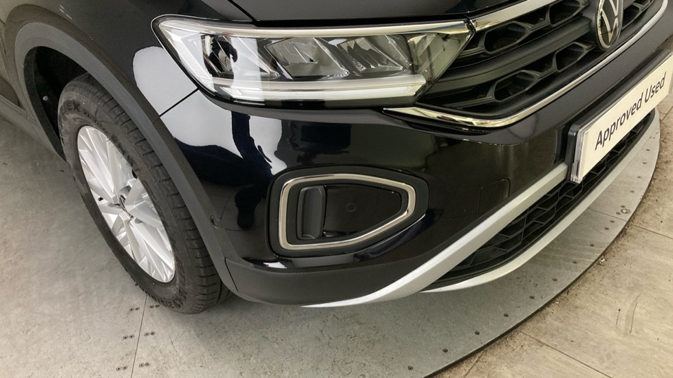 Volkswagen T-Roc 1.5 TSI Life 5dr Petrol Hatchback - Image 32