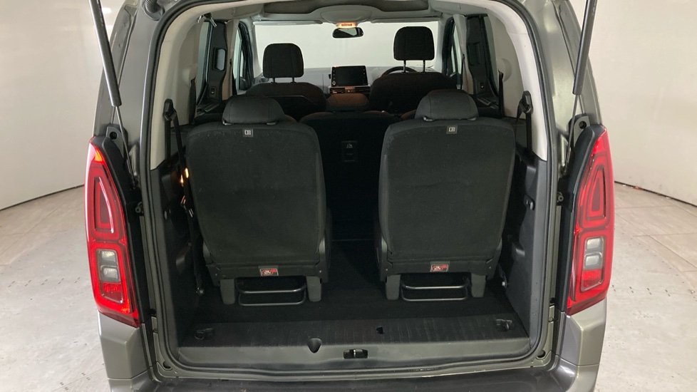Vauxhall Combo Life 1.2 Turbo 130 Elite 5dr Auto [7 seat] Petrol Estate - Image 20