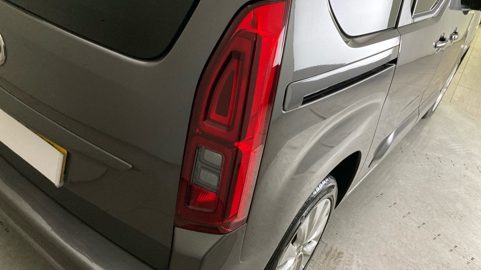 Vauxhall Combo Life 1.2 Turbo 130 Elite 5dr Auto [7 seat] Petrol Estate - Image 25