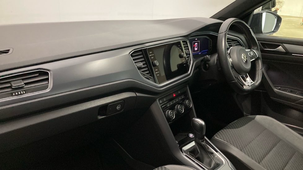Volkswagen T-Roc 1.5 TSI EVO R-Line 5dr DSG Petrol Hatchback - Image 2