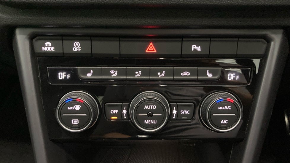 Volkswagen T-Roc 1.5 TSI EVO R-Line 5dr DSG Petrol Hatchback - Image 13