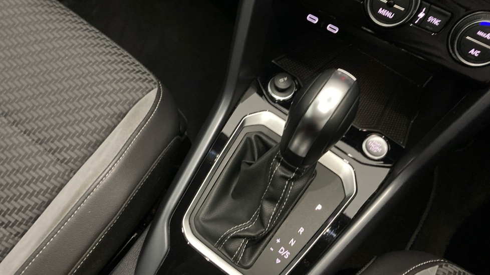 Volkswagen T-Roc 1.5 TSI EVO R-Line 5dr DSG Petrol Hatchback - Image 14