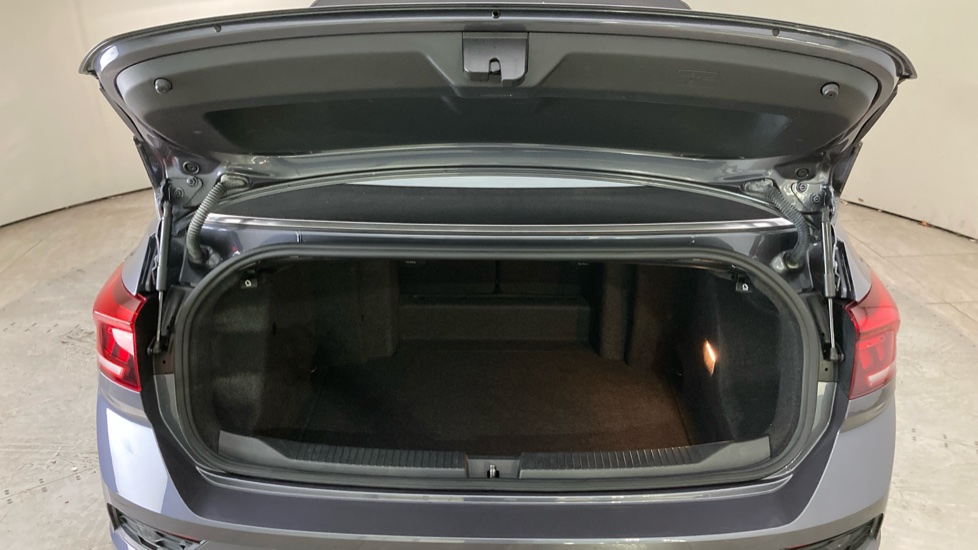 Volkswagen T-Roc 1.5 TSI EVO R-Line 5dr DSG Petrol Hatchback - Image 20