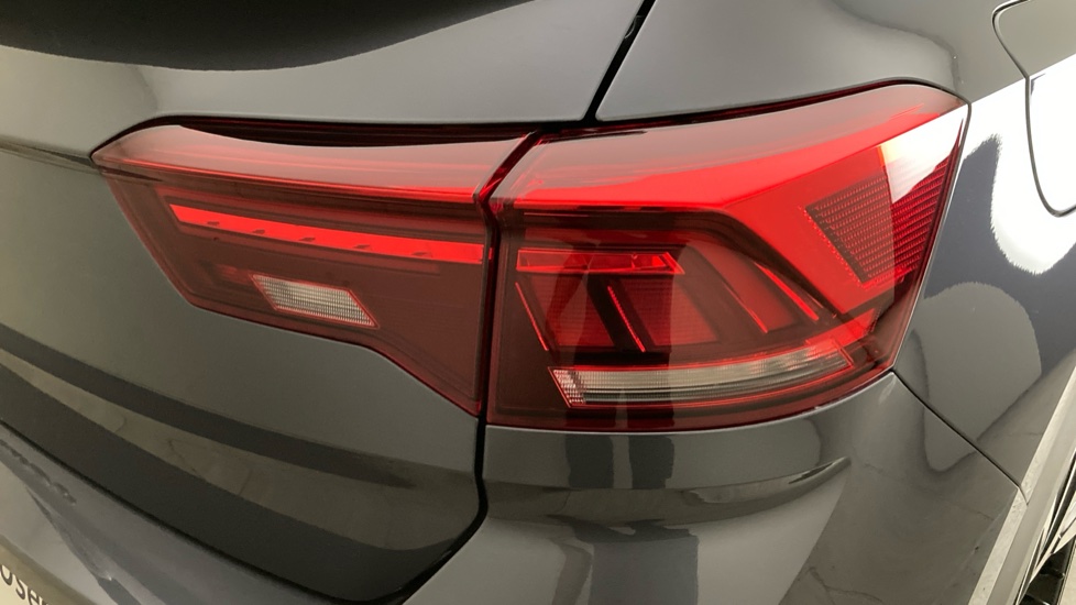 Volkswagen T-Roc 1.5 TSI EVO R-Line 5dr DSG Petrol Hatchback - Image 25