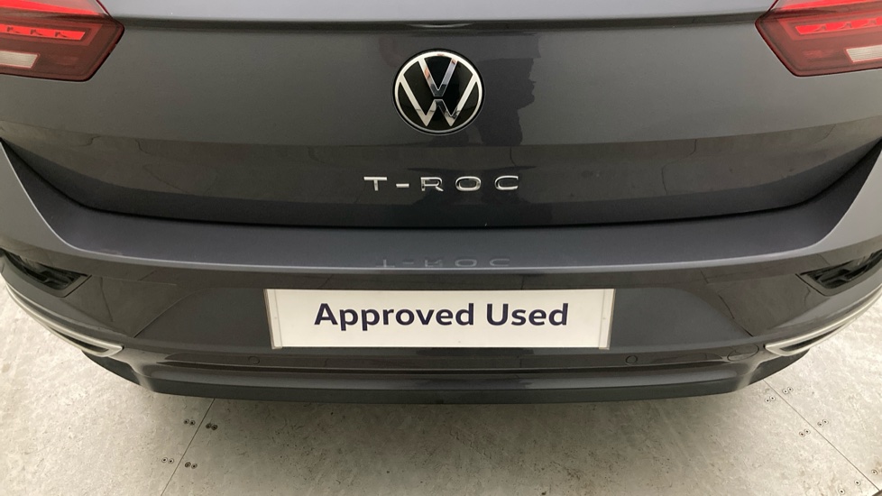 Volkswagen T-Roc 1.5 TSI EVO R-Line 5dr DSG Petrol Hatchback - Image 28