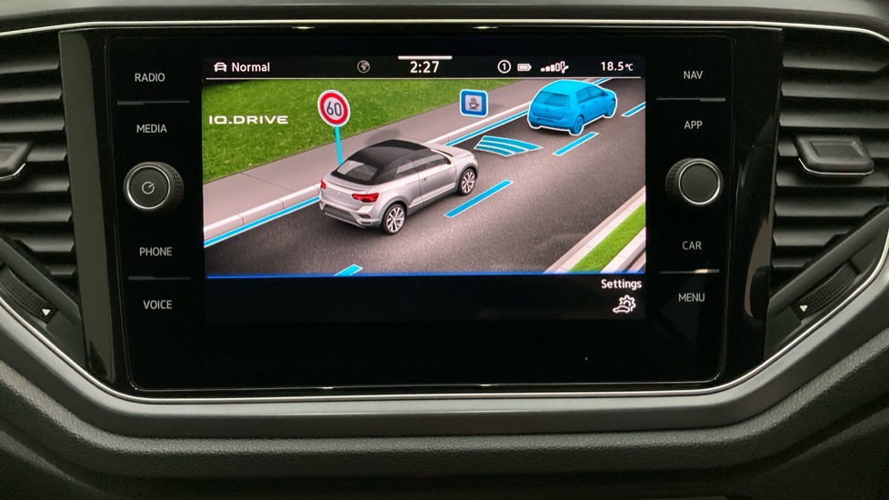 Volkswagen T-Roc 1.5 TSI EVO R-Line 5dr DSG Petrol Hatchback - Image 36