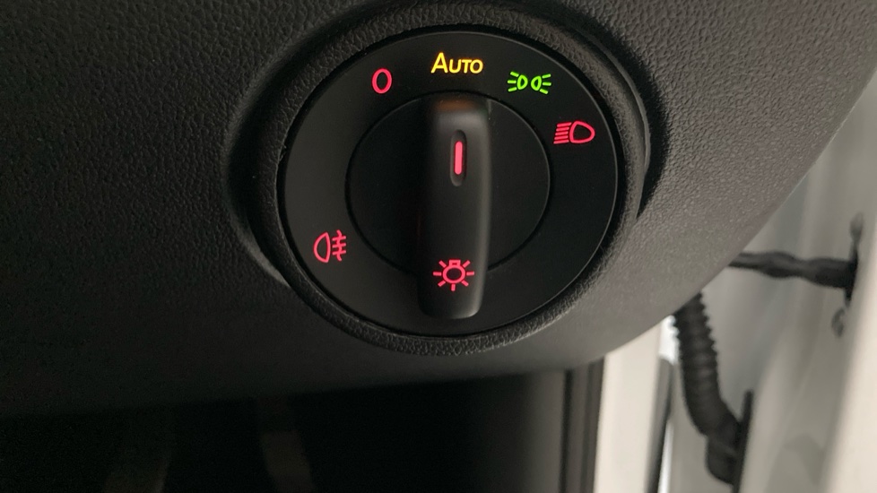Volkswagen Up 1.0 Move Up Tech Edition 5dr [Start Stop] Petrol Hatchback - Image 25
