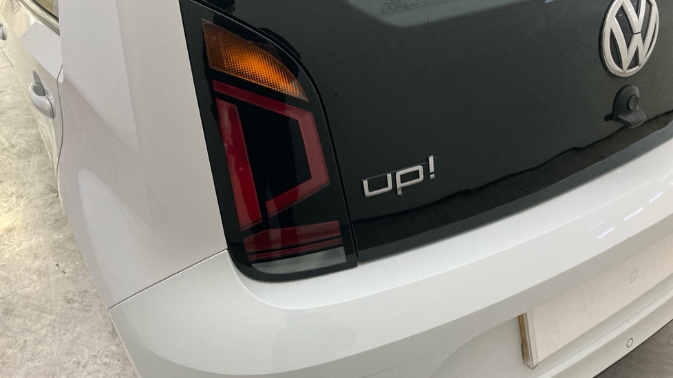 Volkswagen Up 1.0 Move Up Tech Edition 5dr [Start Stop] Petrol Hatchback - Image 34