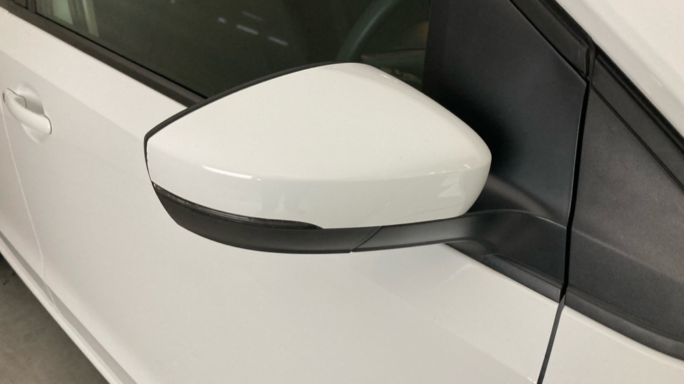 Volkswagen Up 1.0 Move Up Tech Edition 5dr [Start Stop] Petrol Hatchback - Image 39