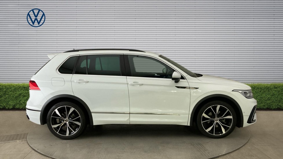 Volkswagen Tiguan 2.0 TDI R-Line 5dr DSG Diesel Estate - Image 4