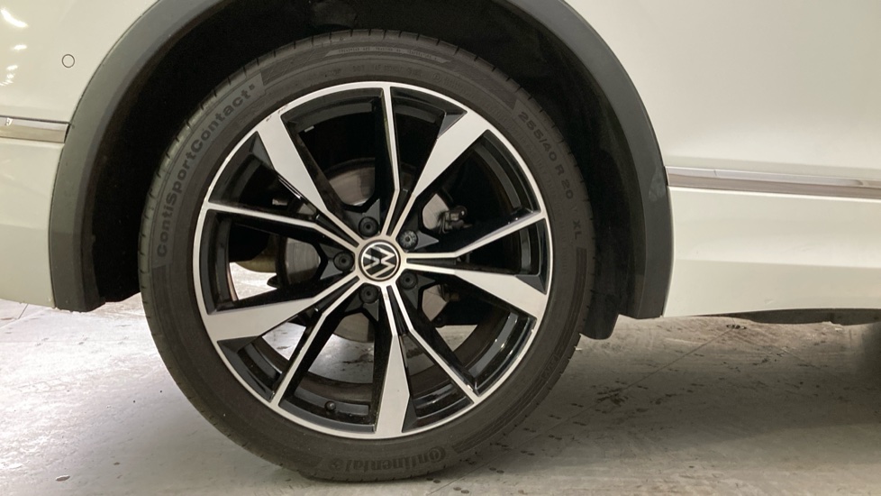 Volkswagen Tiguan 2.0 TDI R-Line 5dr DSG Diesel Estate - Image 5
