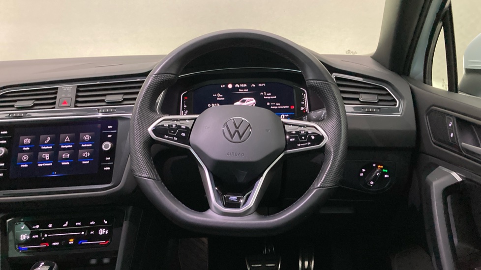 Volkswagen Tiguan 2.0 TDI R-Line 5dr DSG Diesel Estate - Image 10