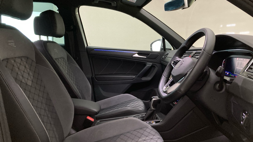 Volkswagen Tiguan 2.0 TDI R-Line 5dr DSG Diesel Estate - Image 15