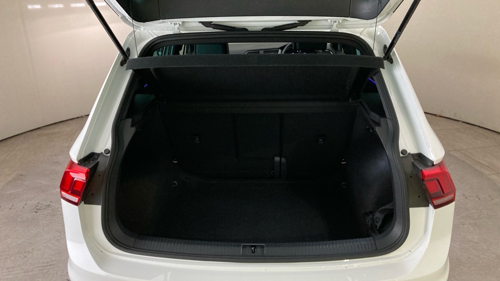 Volkswagen Tiguan 2.0 TDI R-Line 5dr DSG Diesel Estate - Image 20