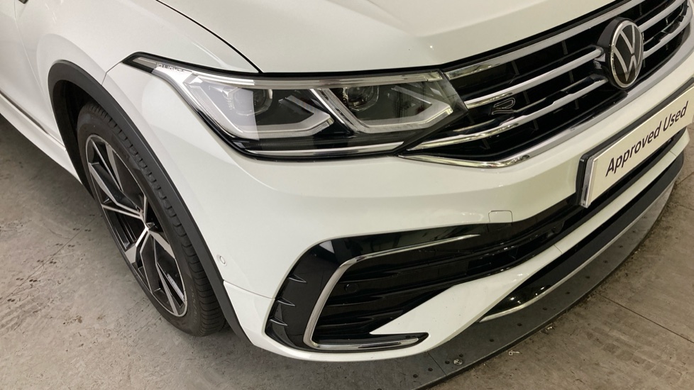 Volkswagen Tiguan 2.0 TDI R-Line 5dr DSG Diesel Estate - Image 21