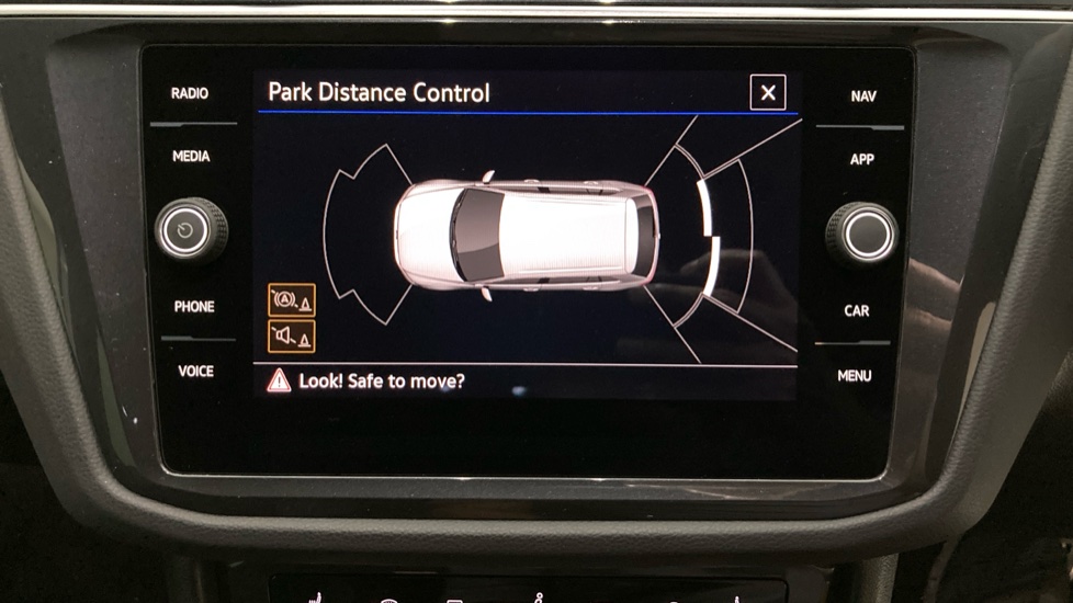 Volkswagen Tiguan 2.0 TDI R-Line 5dr DSG Diesel Estate - Image 37