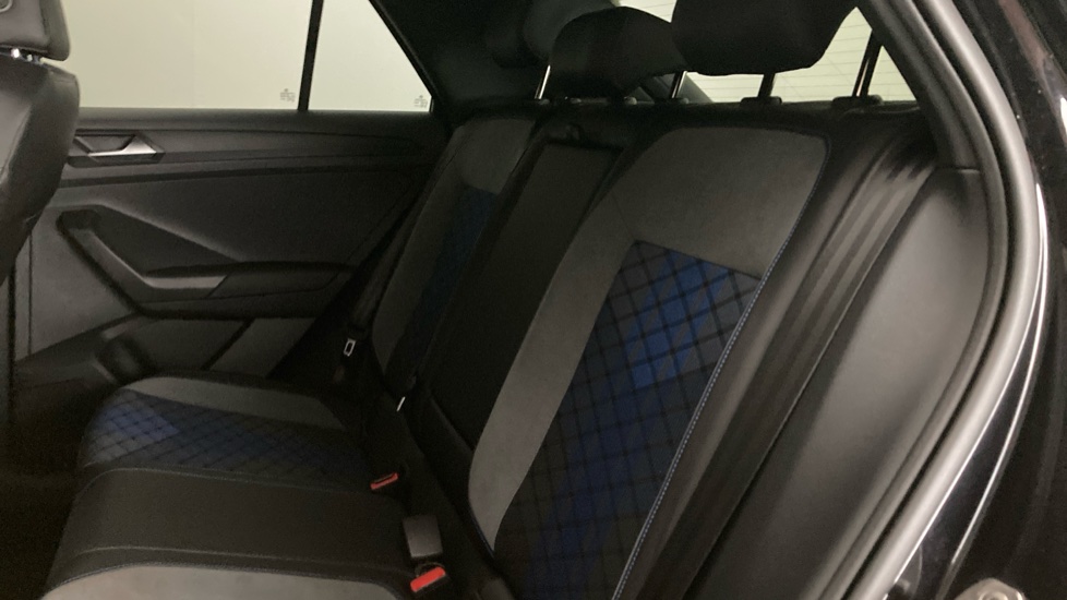 Volkswagen T-Roc 2.0 TSI 300 4MOTION R 5dr DSG Petrol Hatchback - Image 16