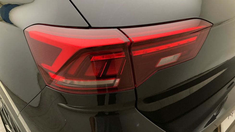 Volkswagen T-Roc 2.0 TSI 300 4MOTION R 5dr DSG Petrol Hatchback - Image 24