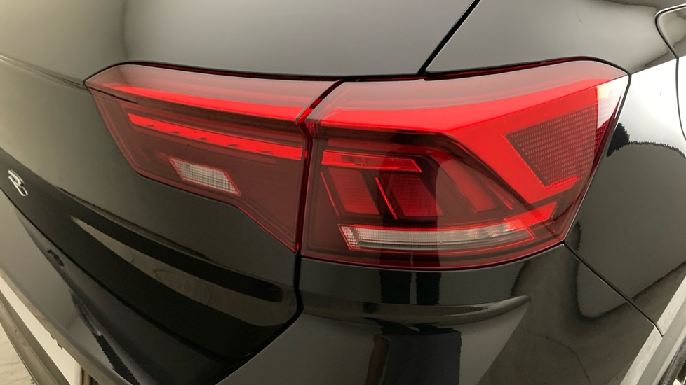 Volkswagen T-Roc 2.0 TSI 300 4MOTION R 5dr DSG Petrol Hatchback - Image 25