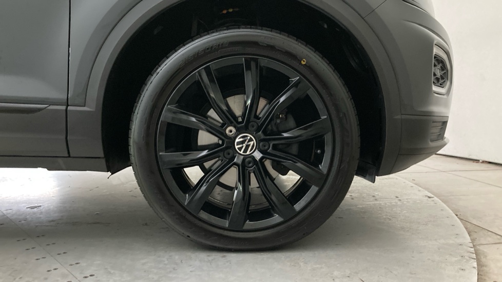 Volkswagen T-Roc 1.5 TSI EVO Black Edition 5dr DSG Petrol Hatchback - Image 5