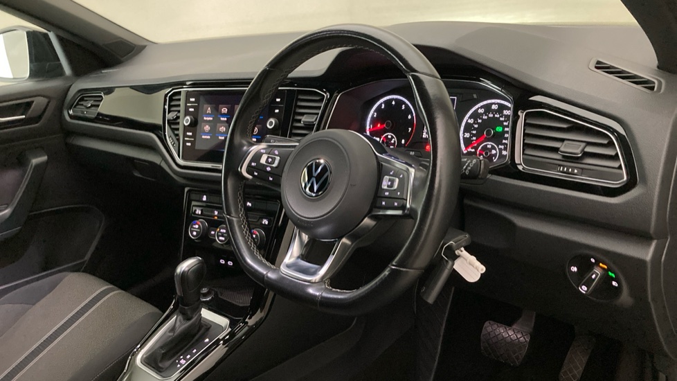 Volkswagen T-Roc 1.5 TSI EVO Black Edition 5dr DSG Petrol Hatchback - Image 6