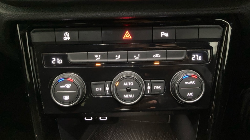 Volkswagen T-Roc 1.5 TSI EVO Black Edition 5dr DSG Petrol Hatchback - Image 13