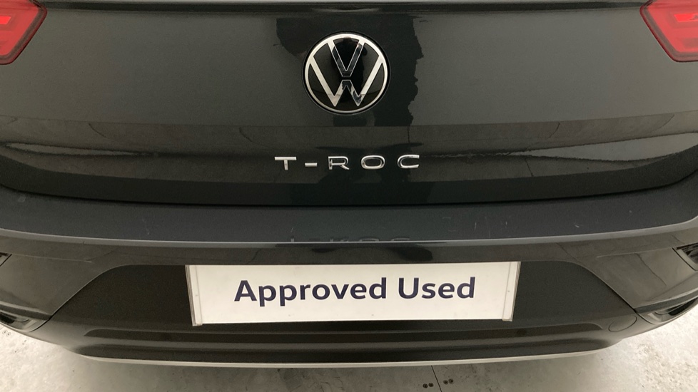 Volkswagen T-Roc 1.5 TSI EVO Black Edition 5dr DSG Petrol Hatchback - Image 28