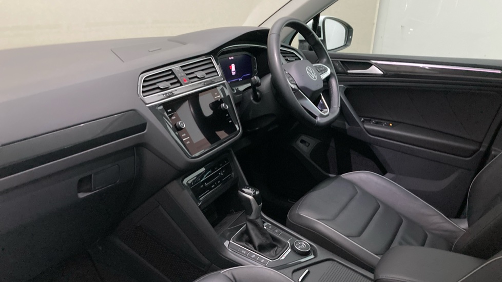Volkswagen Tiguan 2.0 TDI 4Motion Elegance 5dr DSG Diesel Estate - Image 2