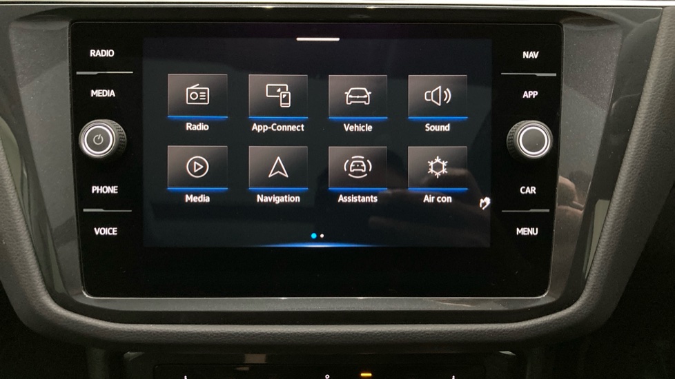 Volkswagen Tiguan 2.0 TDI 4Motion Elegance 5dr DSG Diesel Estate - Image 33