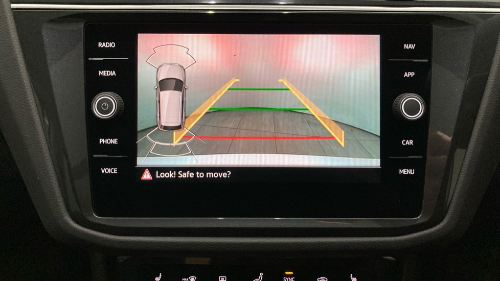 Volkswagen Tiguan 2.0 TDI 4Motion Elegance 5dr DSG Diesel Estate - Image 37