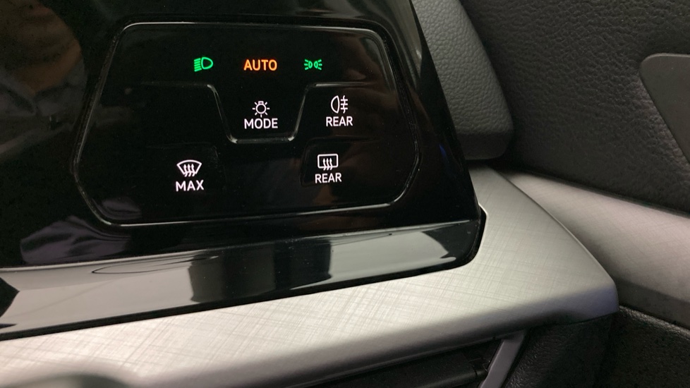 Volkswagen Golf 1.5 TSI 150 Life 5dr Petrol Hatchback - Image 38