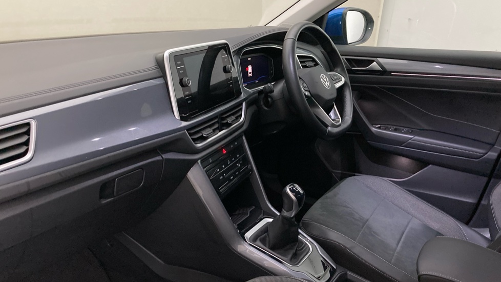 Volkswagen T-Roc 1.5 TSI Style 5dr Petrol Hatchback - Image 2