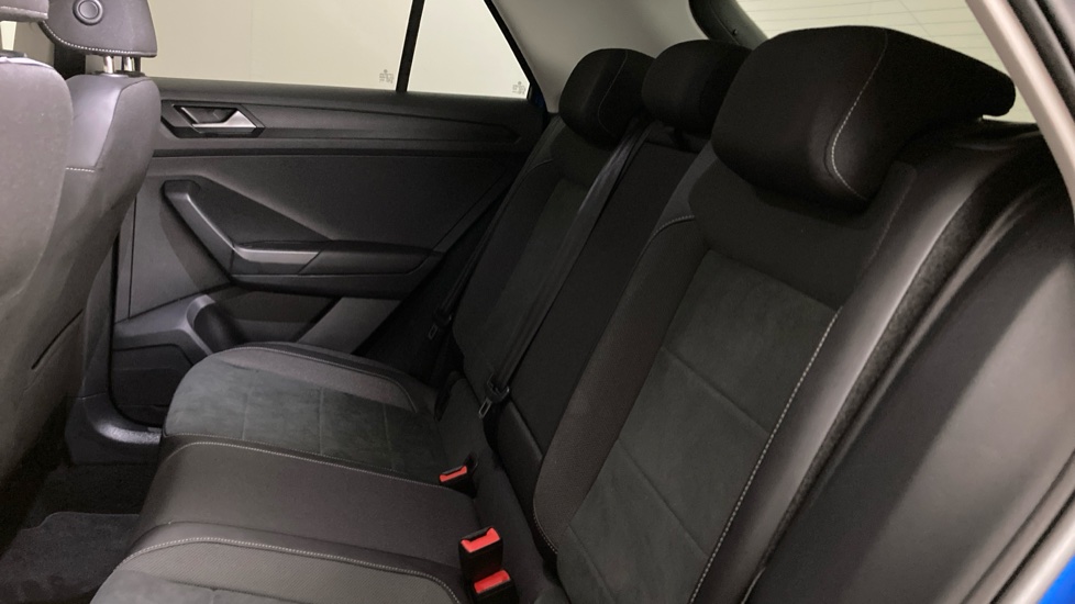 Volkswagen T-Roc 1.5 TSI Style 5dr Petrol Hatchback - Image 16