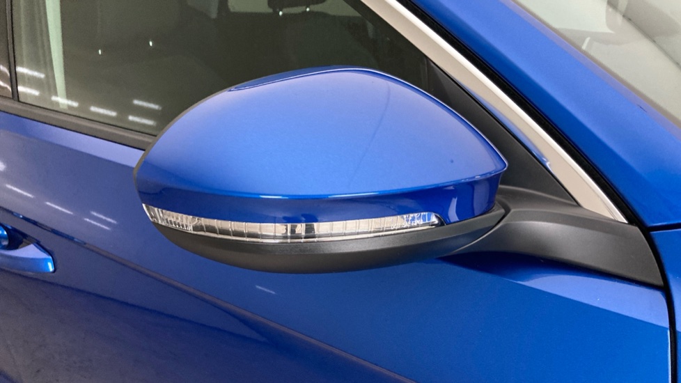 Volkswagen T-Roc 1.5 TSI Style 5dr Petrol Hatchback - Image 29