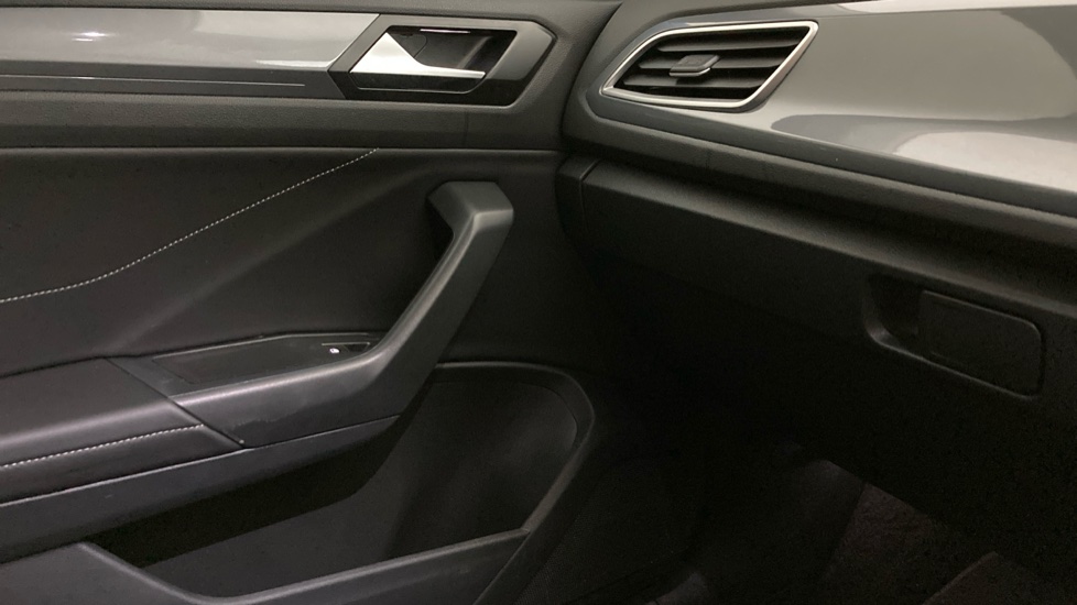 Volkswagen T-Roc 1.5 TSI Style 5dr Petrol Hatchback - Image 41