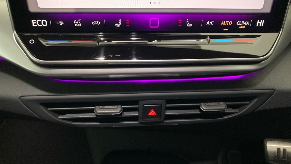 Volkswagen ID.4 210kW Match Pro 77kWh 5dr Auto Electric Estate - Image 13