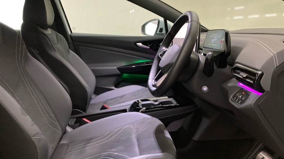 Volkswagen ID.4 210kW Match Pro 77kWh 5dr Auto Electric Estate - Image 15