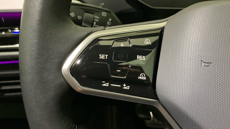 Volkswagen ID.4 210kW Match Pro 77kWh 5dr Auto Electric Estate - Image 17