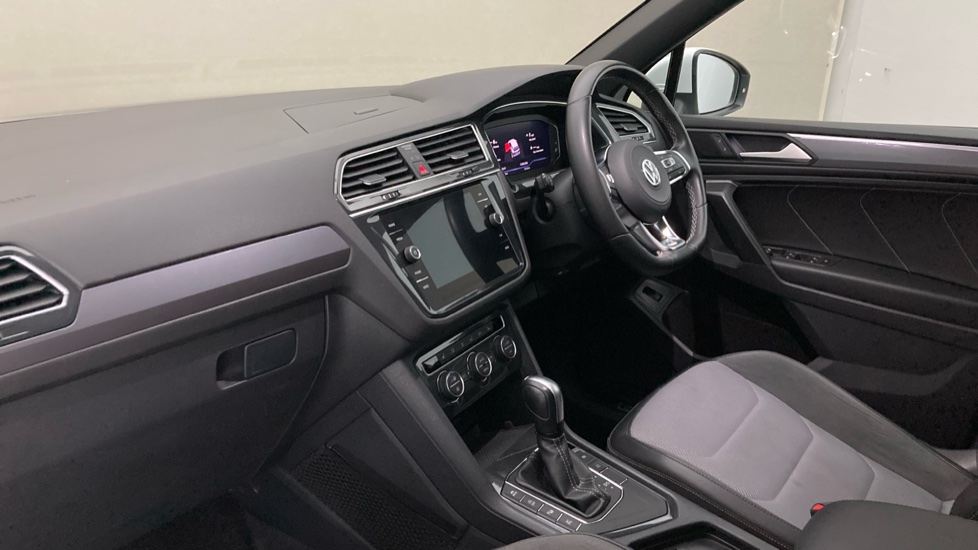 Volkswagen Tiguan Allspace 1.5 TSI EVO R-Line Tech 5dr DSG Petrol Estate - Image 2
