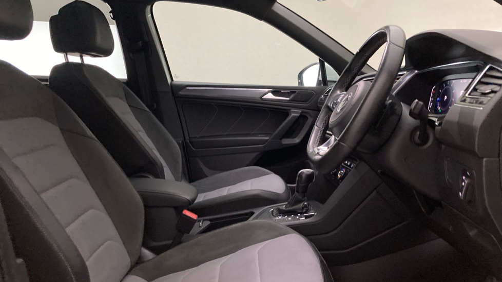 Volkswagen Tiguan Allspace 1.5 TSI EVO R-Line Tech 5dr DSG Petrol Estate - Image 15