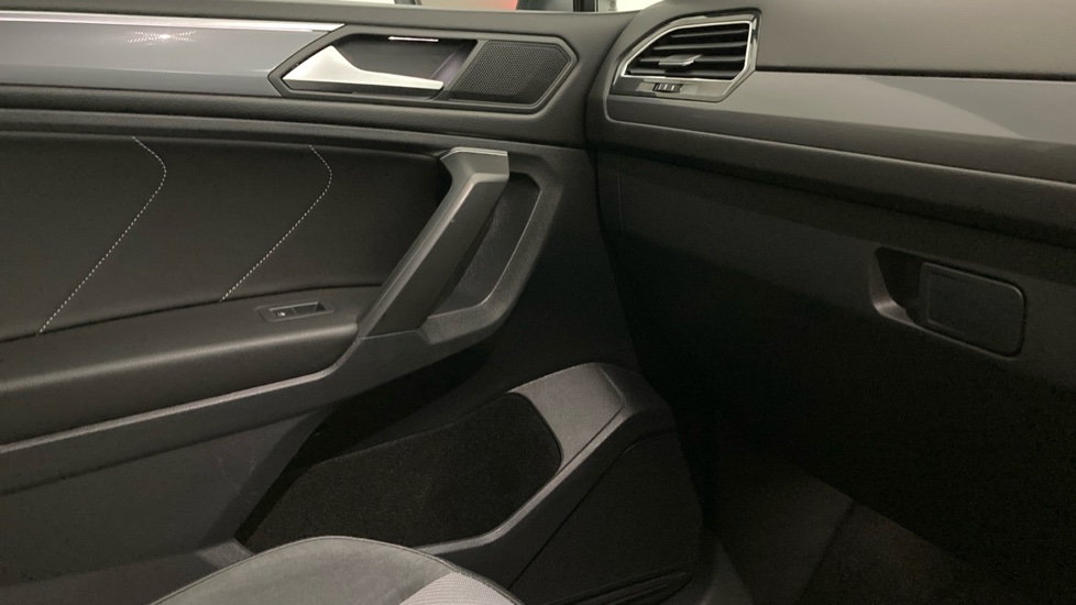 Volkswagen Tiguan Allspace 1.5 TSI EVO R-Line Tech 5dr DSG Petrol Estate - Image 42