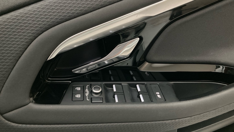 Land Rover Range Rover Evoque 2.0 D165 5dr 2WD Diesel Hatchback - Image 29