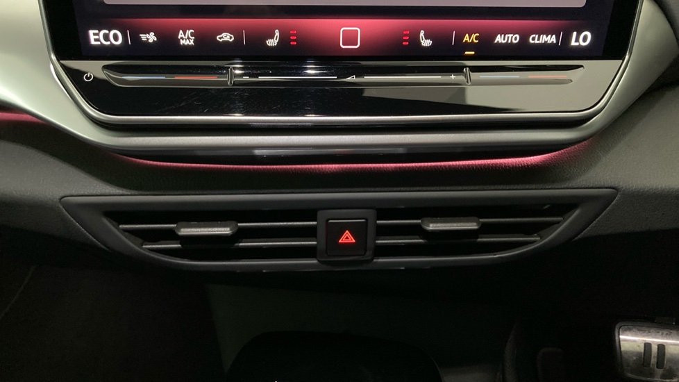 Volkswagen ID.4 210kW Match Pro 77kWh 5dr Auto Electric Estate - Image 13