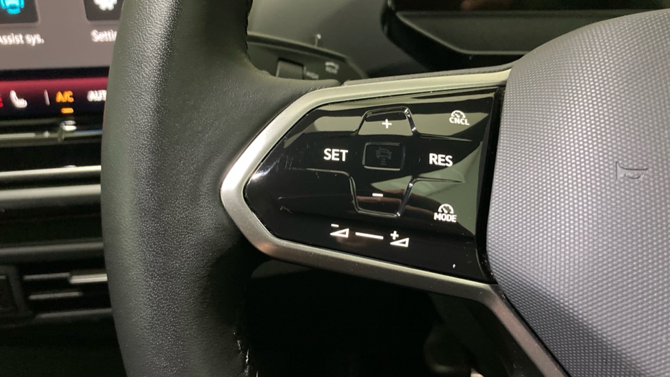 Volkswagen ID.4 210kW Match Pro 77kWh 5dr Auto Electric Estate - Image 17