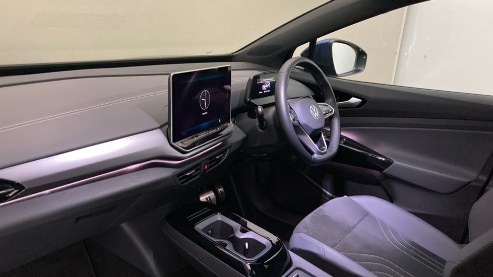 Volkswagen ID.4 210kW Match Pro 77kWh 5dr Auto Electric Estate - Image 2