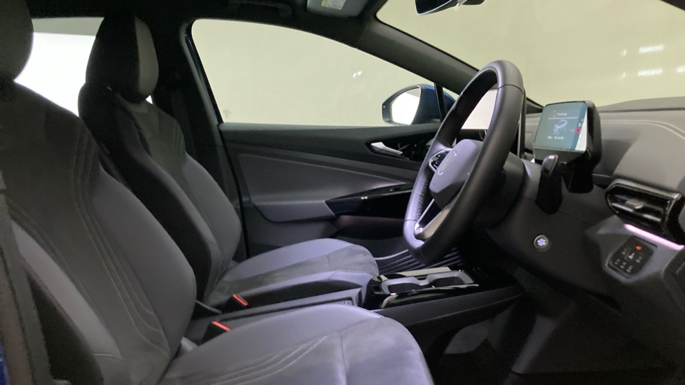 Volkswagen ID.4 210kW Match Pro 77kWh 5dr Auto Electric Estate - Image 15